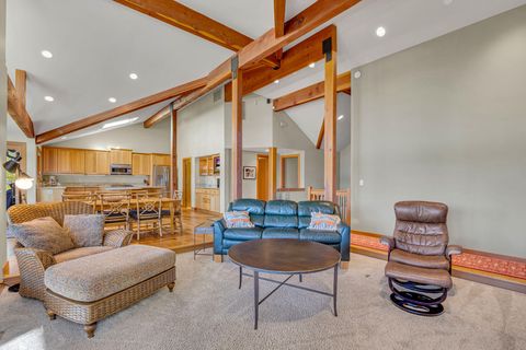 Tiny photo for 57737 Loon Lane #7, Sunriver, OR 97707 (MLS # 220211248)
