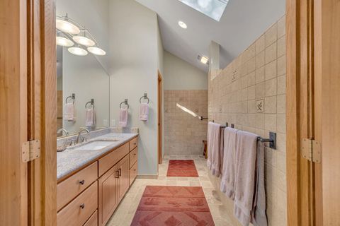 Tiny photo for 57737 Loon Lane #7, Sunriver, OR 97707 (MLS # 220211248)