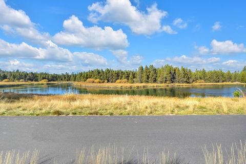 Tiny photo for 57737 Loon Lane #7, Sunriver, OR 97707 (MLS # 220211248)