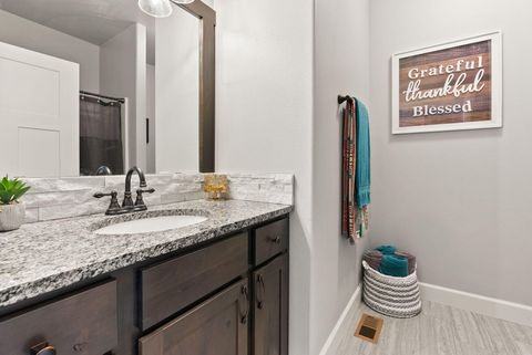 Tiny photo for 16384 SW Grandview Road, Powell Butte, OR 97753 (MLS # 220211100)