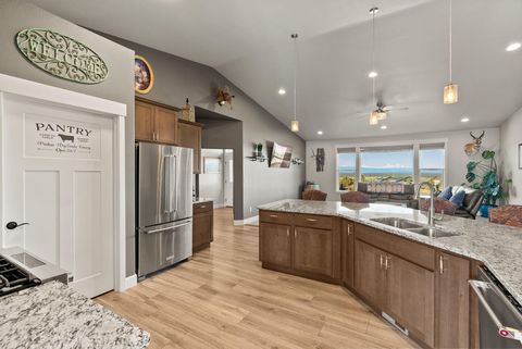 Tiny photo for 16384 SW Grandview Road, Powell Butte, OR 97753 (MLS # 220211100)