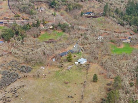 Tiny photo for 872 Scott Drive, Grants Pass, OR 97527 (MLS # 220215213)