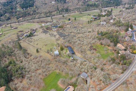 Tiny photo for 872 Scott Drive, Grants Pass, OR 97527 (MLS # 220215213)