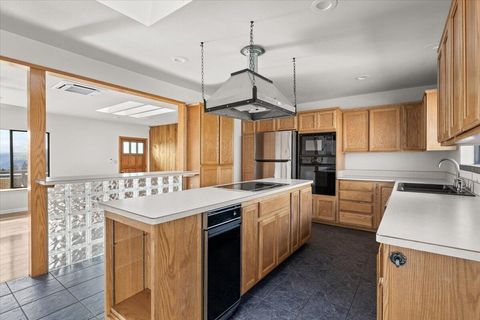 Tiny photo for 872 Scott Drive, Grants Pass, OR 97527 (MLS # 220215213)