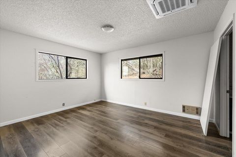 Tiny photo for 872 Scott Drive, Grants Pass, OR 97527 (MLS # 220215213)