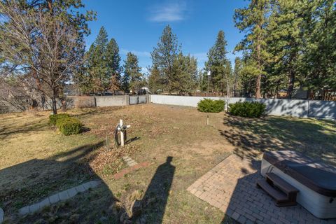 Tiny photo for 19610 Poplar Street, Bend, OR 97702 (MLS # 220217608)