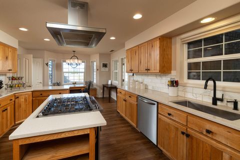 Tiny photo for 19610 Poplar Street, Bend, OR 97702 (MLS # 220217608)