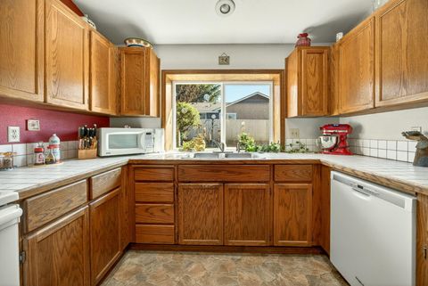Tiny photo for 2366 Winslow Park Drive, Medford, OR 97504 (MLS # 220217680)