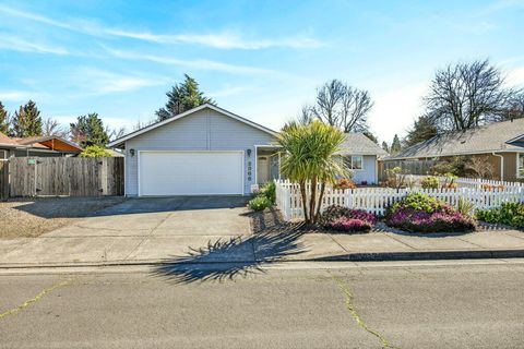 Tiny photo for 2366 Winslow Park Drive, Medford, OR 97504 (MLS # 220217680)