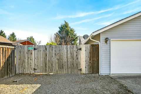 Tiny photo for 2366 Winslow Park Drive, Medford, OR 97504 (MLS # 220217680)