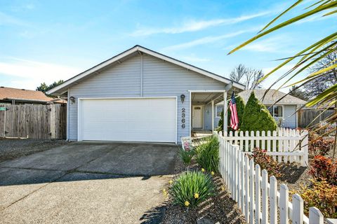 Tiny photo for 2366 Winslow Park Drive, Medford, OR 97504 (MLS # 220217680)