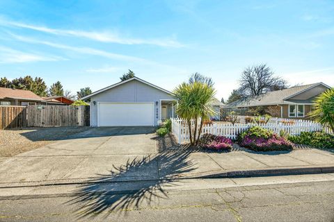 Photo of 2366 Winslow Park Drive, Medford, OR 97504 (MLS # 220217680)