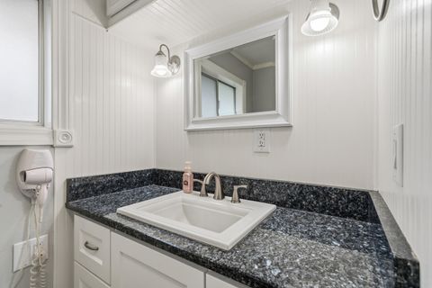 Tiny photo for 560 Woodberry Lane, Jacksonville, OR 97530 (MLS # 220212086)