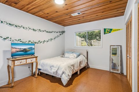 Tiny photo for 560 Woodberry Lane, Jacksonville, OR 97530 (MLS # 220212086)