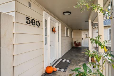 Tiny photo for 560 Woodberry Lane, Jacksonville, OR 97530 (MLS # 220212086)