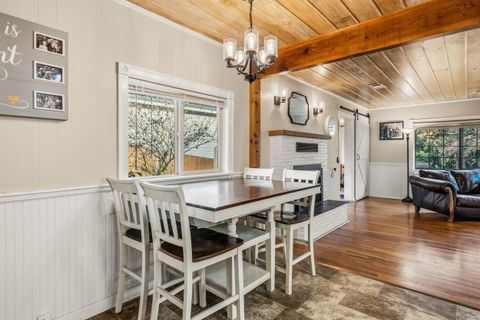 Tiny photo for 560 Woodberry Lane, Jacksonville, OR 97530 (MLS # 220212086)