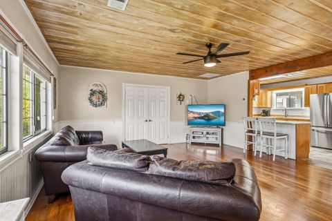 Tiny photo for 560 Woodberry Lane, Jacksonville, OR 97530 (MLS # 220212086)