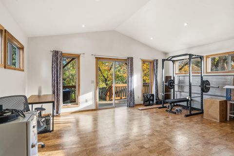 Tiny photo for 560 Woodberry Lane, Jacksonville, OR 97530 (MLS # 220212086)