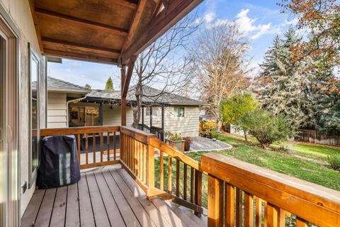 Tiny photo for 560 Woodberry Lane, Jacksonville, OR 97530 (MLS # 220212086)