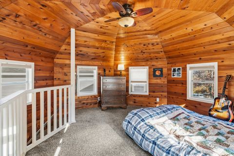 Tiny photo for 560 Woodberry Lane, Jacksonville, OR 97530 (MLS # 220212086)