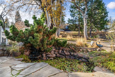 Tiny photo for 560 Woodberry Lane, Jacksonville, OR 97530 (MLS # 220212086)