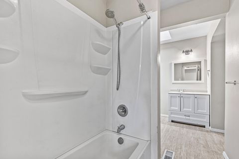 Tiny photo for 207 Hillcrest Street, Ashland, OR 97520 (MLS # 220211589)