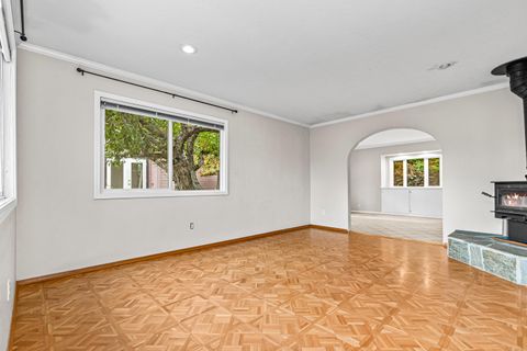 Tiny photo for 207 Hillcrest Street, Ashland, OR 97520 (MLS # 220211589)