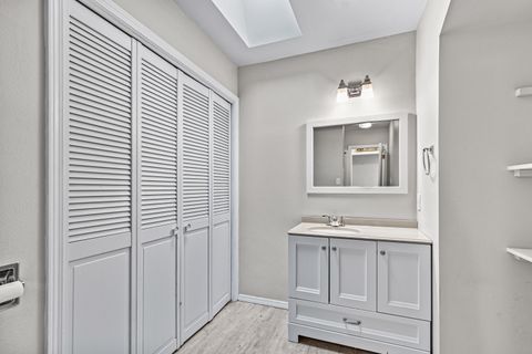 Tiny photo for 207 Hillcrest Street, Ashland, OR 97520 (MLS # 220211589)