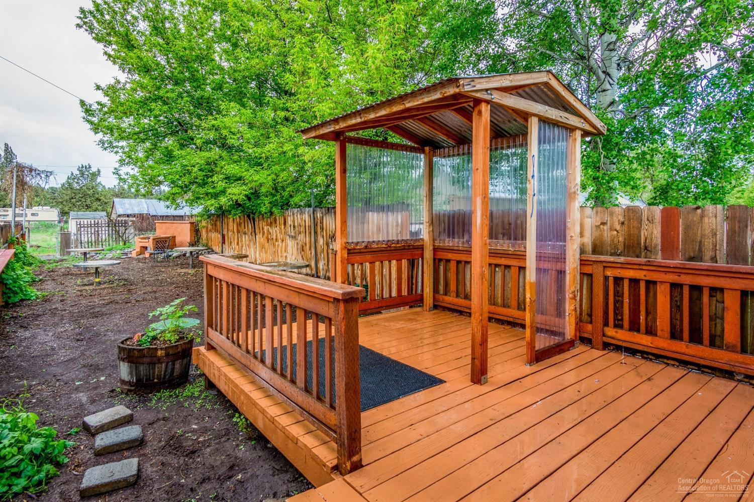 Townsite Of Laidlaw - Commercial Sale