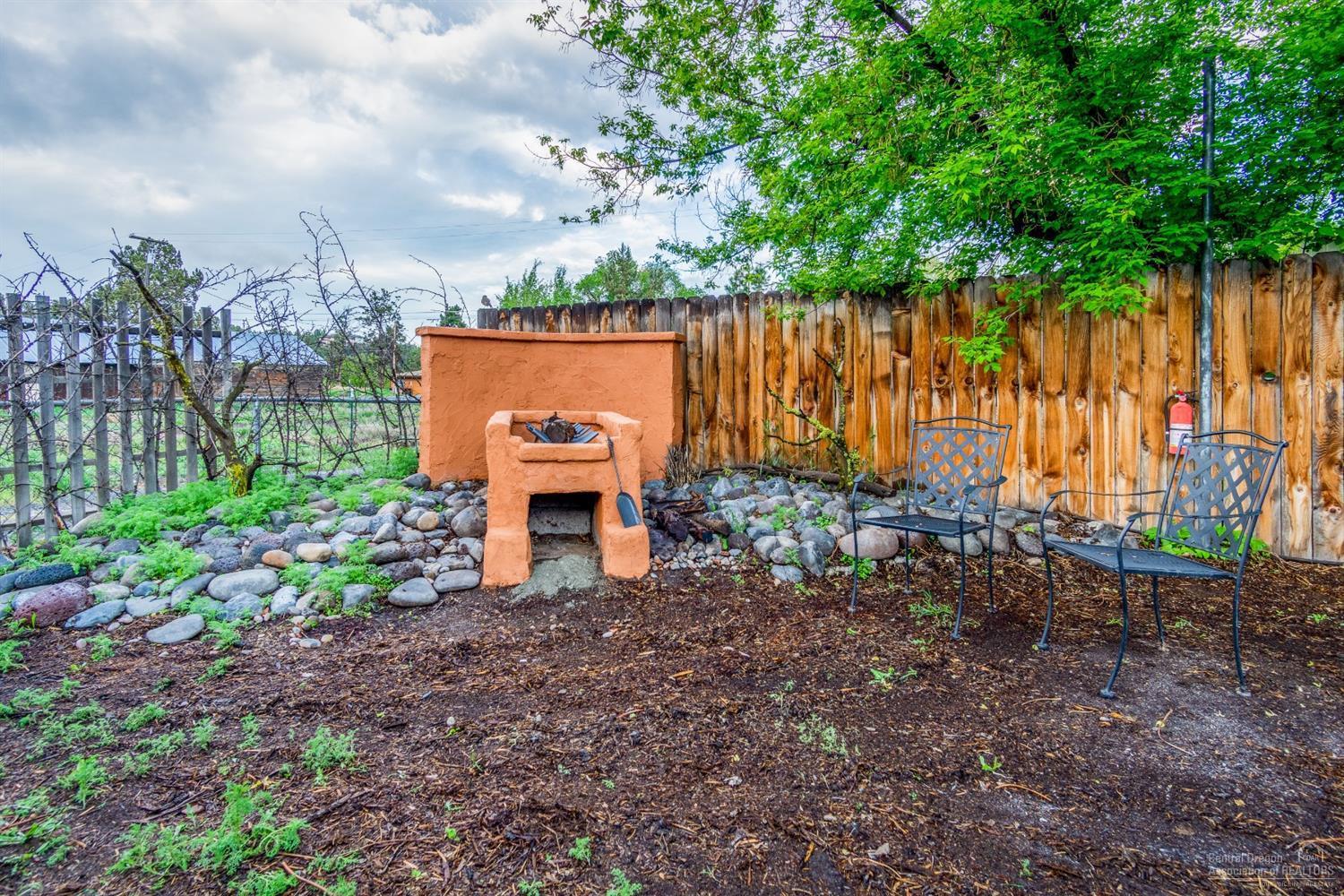 Townsite Of Laidlaw - Commercial Sale