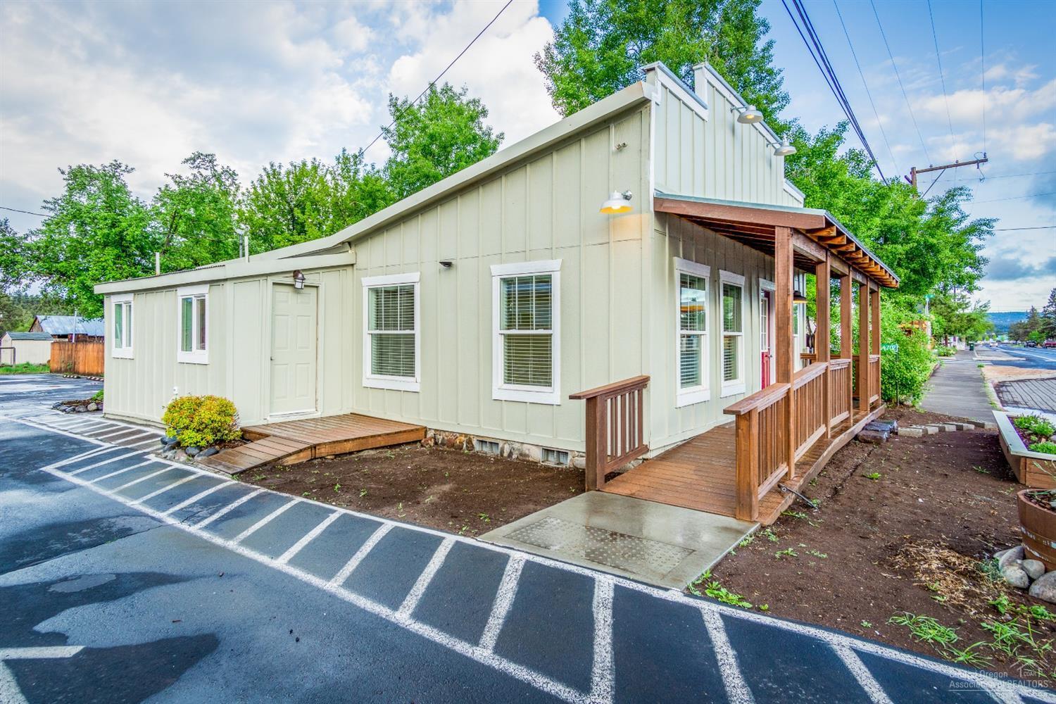 Townsite Of Laidlaw - Commercial Sale