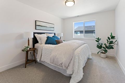 Tiny photo for 21134 NE Beall Drive #Lot 25, Bend, OR 97701 (MLS # 220219978)