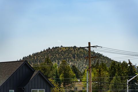 Tiny photo for 21134 NE Beall Drive #Lot 25, Bend, OR 97701 (MLS # 220219978)