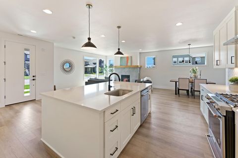 Tiny photo for 21134 NE Beall Drive #Lot 25, Bend, OR 97701 (MLS # 220219978)