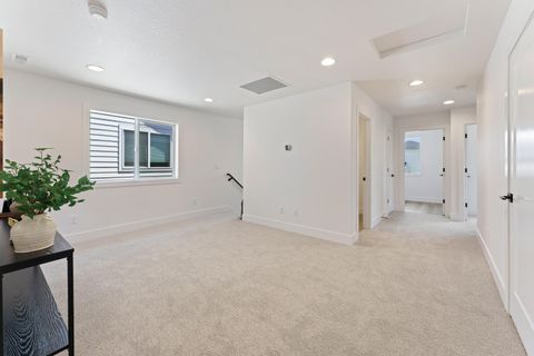 Tiny photo for 21134 NE Beall Drive #Lot 25, Bend, OR 97701 (MLS # 220219978)