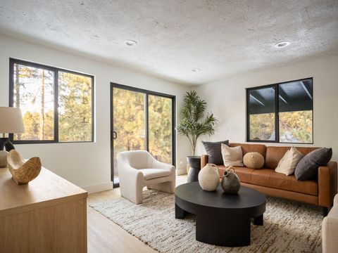 Tiny photo for 15638 Sherrie Way, La Pine, OR 97739 (MLS # 220213612)