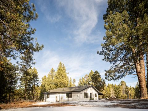 Tiny photo for 15638 Sherrie Way, La Pine, OR 97739 (MLS # 220213612)