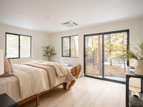 Tiny photo for 15638 Sherrie Way, La Pine, OR 97739 (MLS # 220213612)