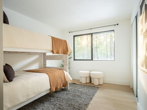 Tiny photo for 15638 Sherrie Way, La Pine, OR 97739 (MLS # 220213612)