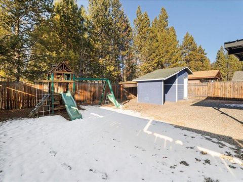Tiny photo for 52459 Medill Court, La Pine, OR 97739 (MLS # 220213886)