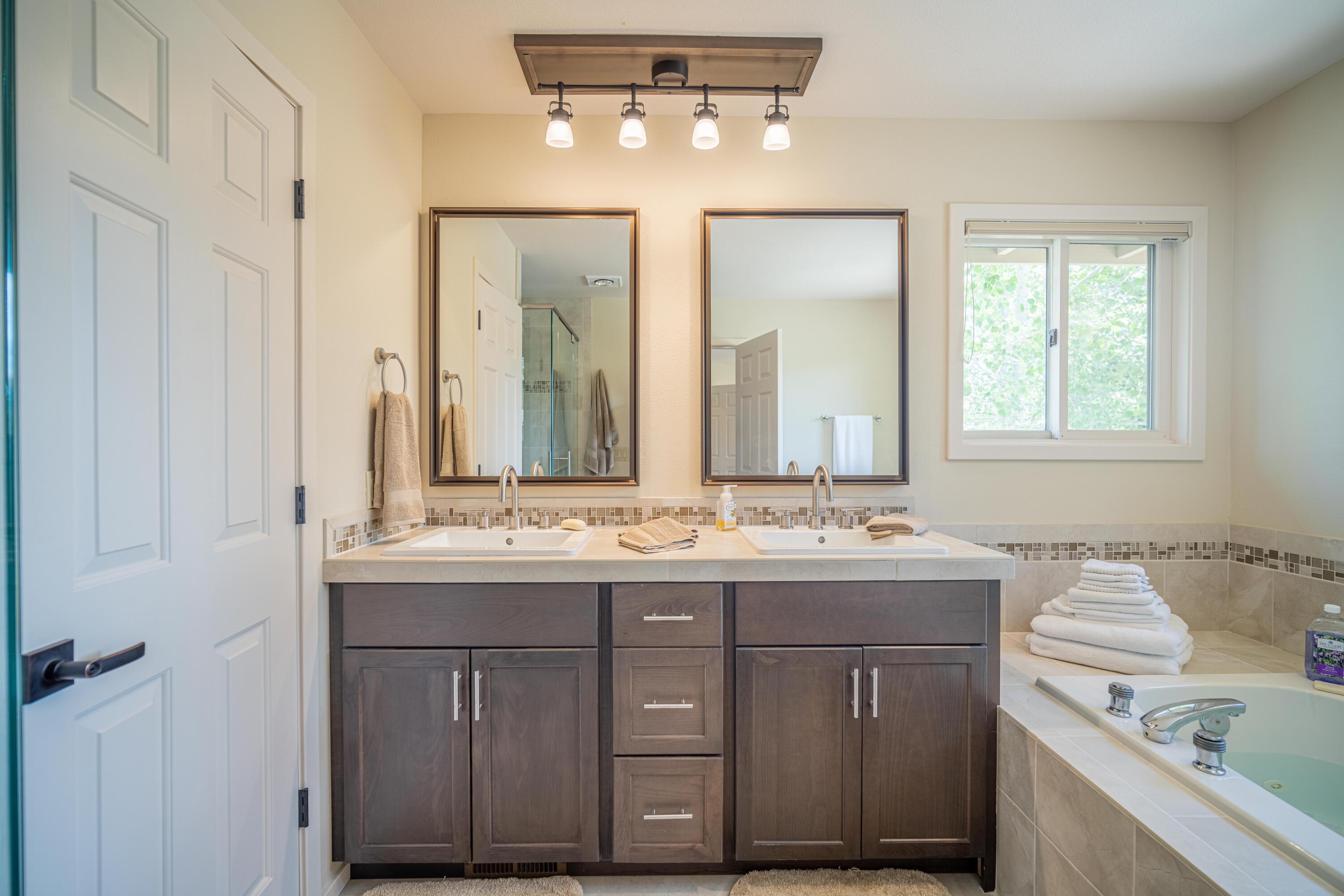 Fairway Point Villag - Residential