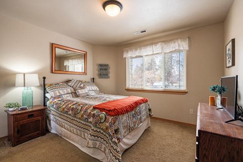 Tiny photo for 5015 Falcon Drive, Klamath Falls, OR 97601 (MLS # 220215105)