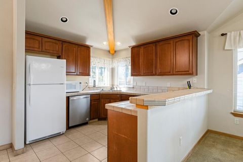 Tiny photo for 5015 Falcon Drive, Klamath Falls, OR 97601 (MLS # 220215105)