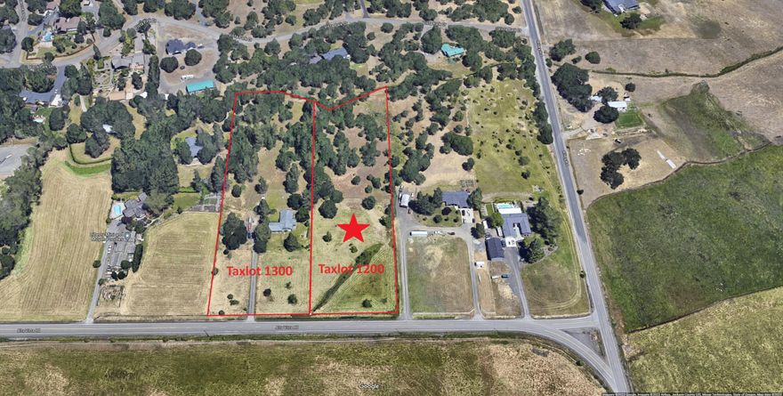 The blank canvas you've been looking for! Beautiful Southern views of nearby pasture land, grazing cattle, and local wildlife highlight this rare 3.4 acre gem! Within the city limits of Eagle Point, and featuring city water and other utilites at the street, plus water rights for irrigation from the Eagle Point Irrigation District. Just over a mile to the Eagle Point Golf Club and all the great amenities of the charming town of Eagle Point, including the popular ''Butcher Shop'' and many other restaurants and shopping. Zoning implies home site approval per City of EP.