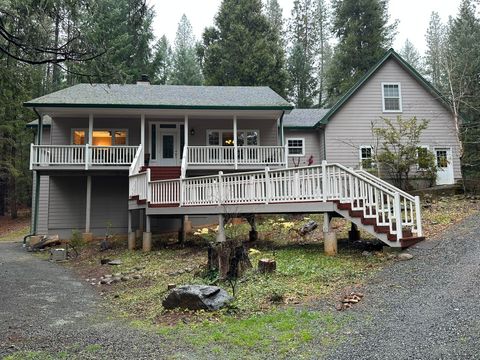 Photo of 7353 Redthorne Road, Rogue River, OR 97537 (MLS # 220212991)