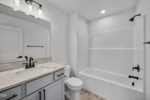 Tiny photo for 16645 Neil Lane #13, La Pine, OR 97739 (MLS # 220229900)