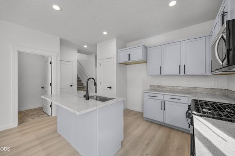 Tiny photo for 16645 Neil Lane #13, La Pine, OR 97739 (MLS # 220229900)