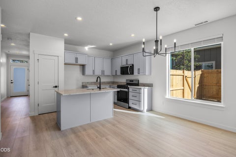 Tiny photo for 16645 Neil Lane #13, La Pine, OR 97739 (MLS # 220229900)