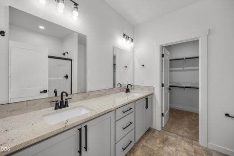 Tiny photo for 16645 Neil Lane #13, La Pine, OR 97739 (MLS # 220229900)