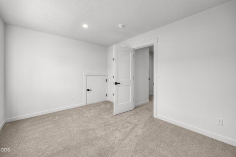 Tiny photo for 16645 Neil Lane #13, La Pine, OR 97739 (MLS # 220229900)